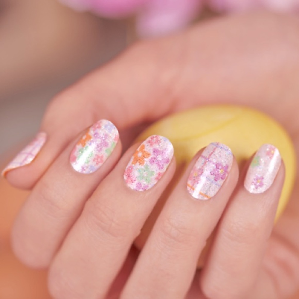 Color Street - Daisy Check - Picture 2 of 6